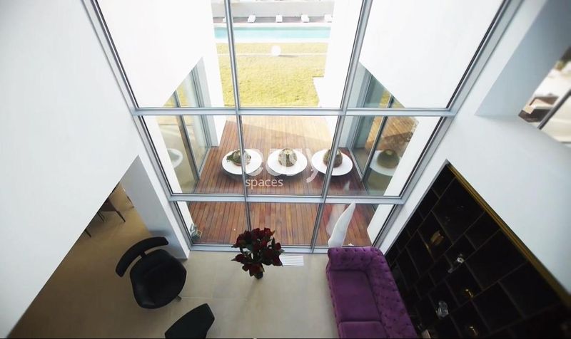 Décor très contemporain à louer pour un shooting photo à Cannes