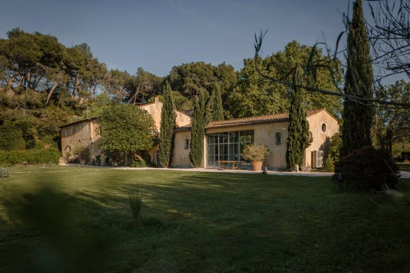 louer un mas avec voutes pour tournage provence