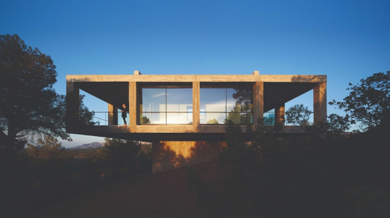 louer une villa béton brut pour tournage espagne