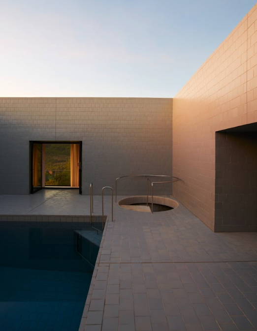 louer une villa béton brut pour shooting espagne