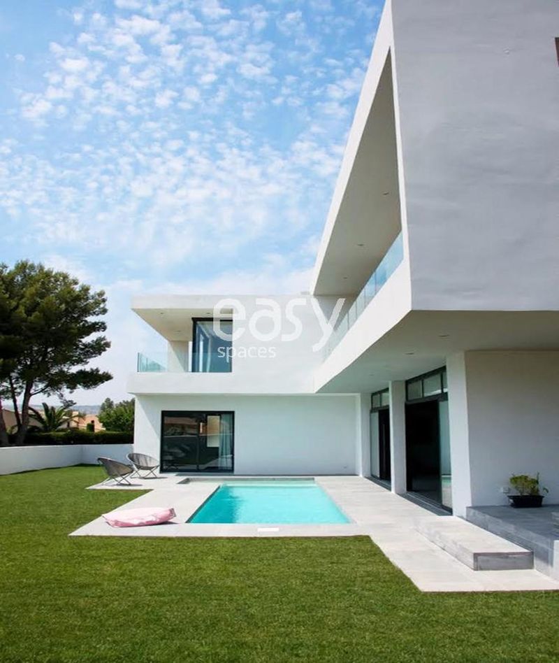 louer une villa moderne à la journée pour un tournage