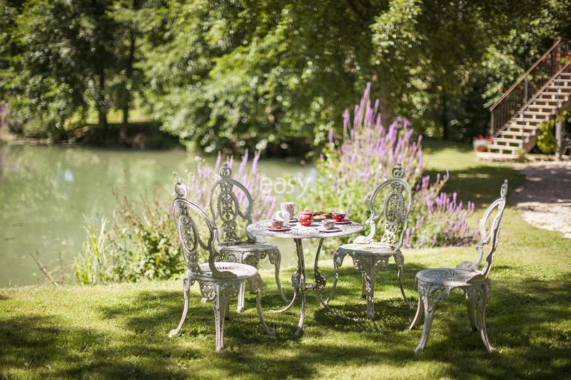 location lieu de tournage auxerre france