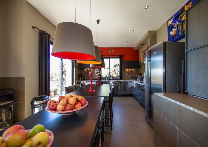 Belle cuisine contemporaine pour productions photos saint tropez 83