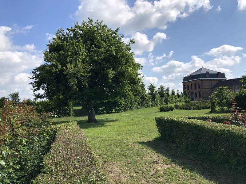 décor avec grand jardin pour événementiel