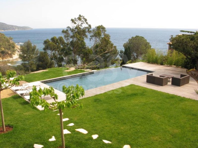 maison contemporaine à louer pour productions photos saint tropez 83