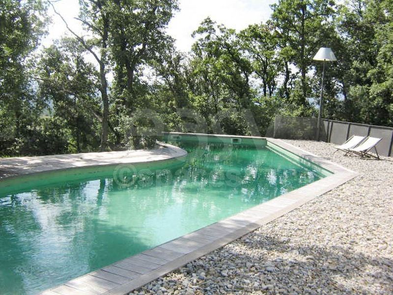 piscine atypique de villa moderne à louer aix marseille france
