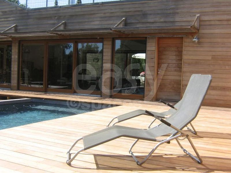 terrasse en bois avec piscine  villa contemporaine cassis france 13