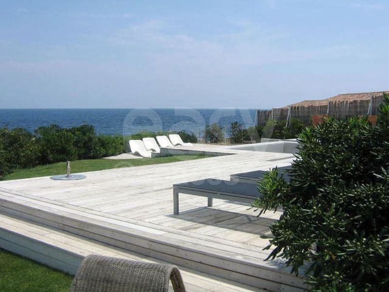 louer une villa avec piscine vue mer saint tropez les issambre var
