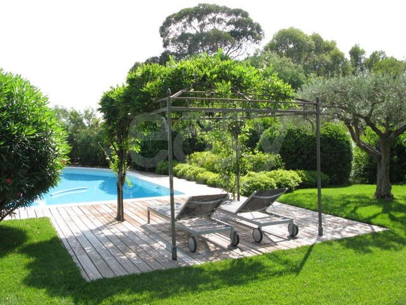 Maison avec piscine et jardin à louer photo  Saint-Tropez var 83