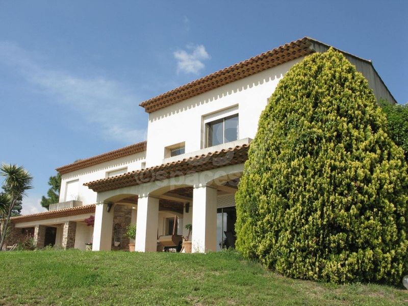 Location de belle villa avec jardin Cassis Marseille 13