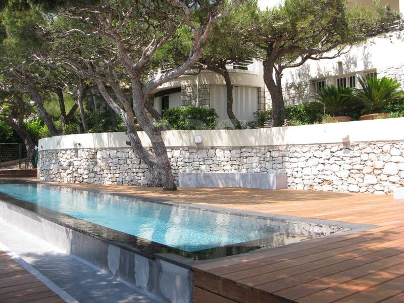 piscines de villa contemporaine à louer marseille bouches du rhône