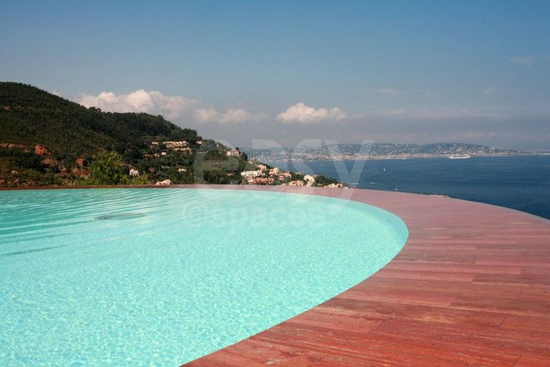 piscine de maison d ' archi en location pour les evenements cannes paca