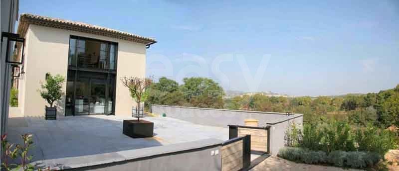 location de maison avec couloir de nage pour tournages de films et photos aix en provence