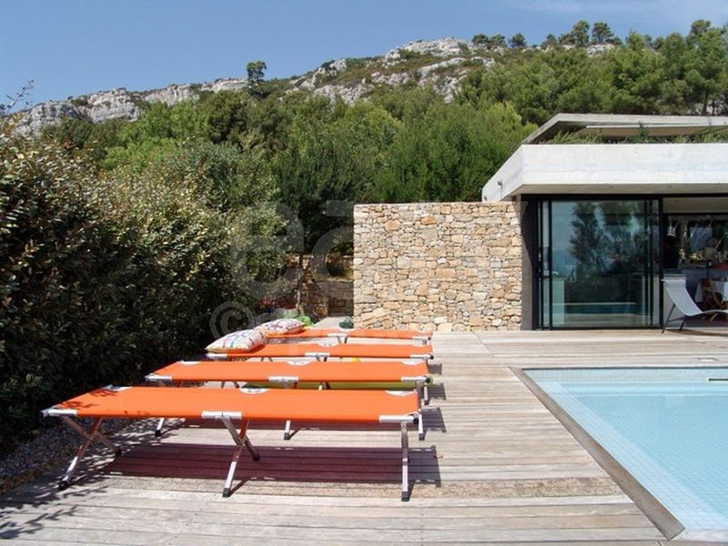 Villa contemporaine à louer avec piscine Marseille 13