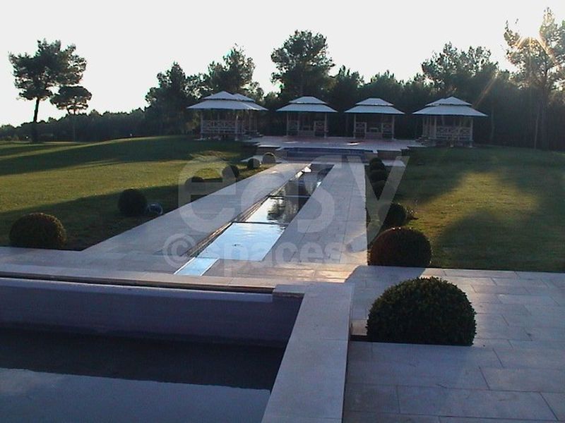 jardin avec piscine à louer pour événementiel, lancement de produit et tournages toulon bandol var 83