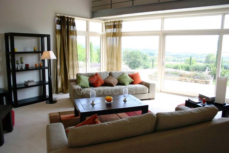 louer une maison avec piscine près d ' avignon pour shootings et tournages provence alpes côte d ' azur