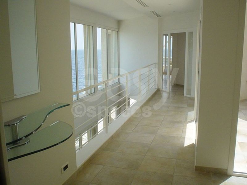 villa moderne avec piscine à louer pour production photo marseille