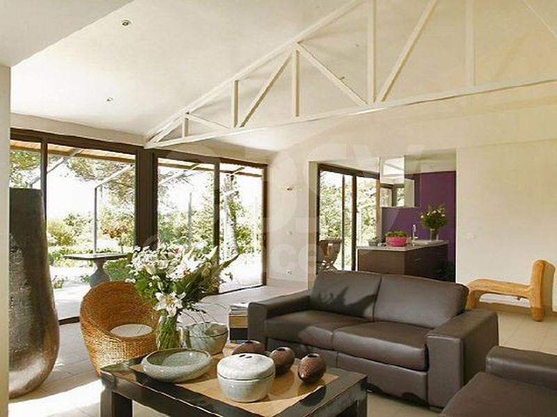 salon moderne meublé design villa d ' archi avec piscine lubéron