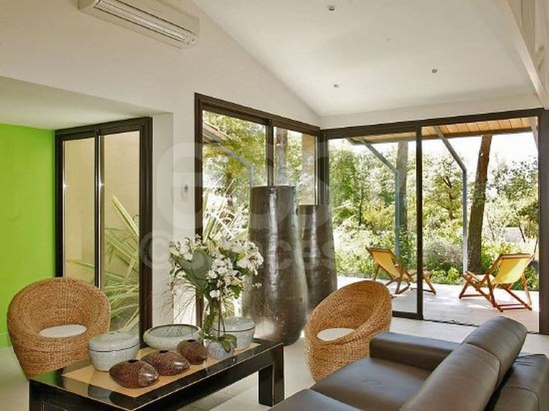 villa en bois type écologique à louer pour photos et tournages dans le lubéron