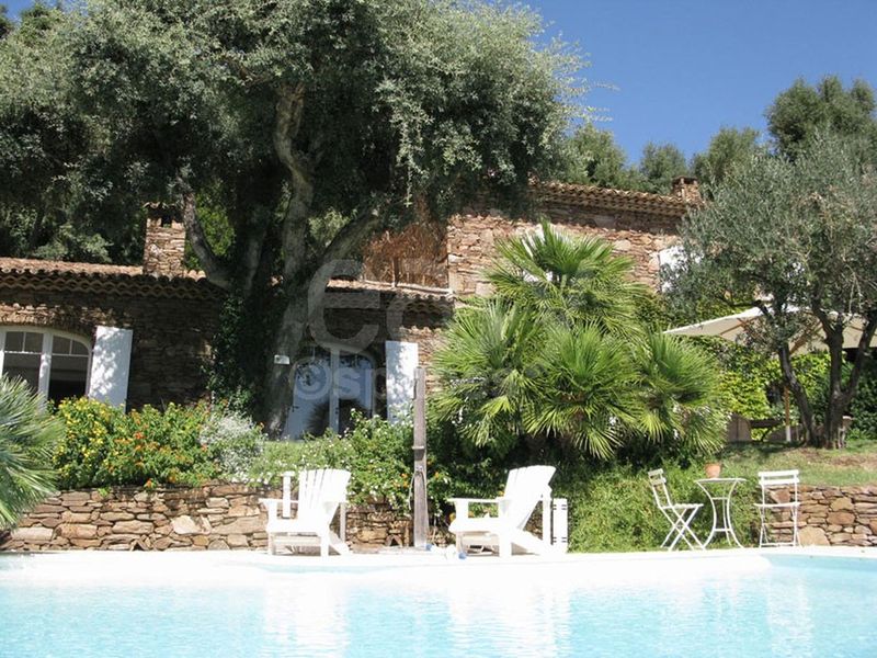 où trouver une maison à louer pour des productions photos à saint tropez ?