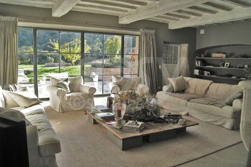 location de villa authentique avec grand terrain pour shooting photo Luberon