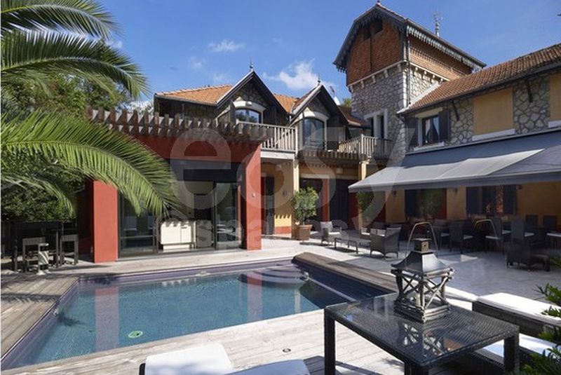 backdrop for a photoshoot in the South of France