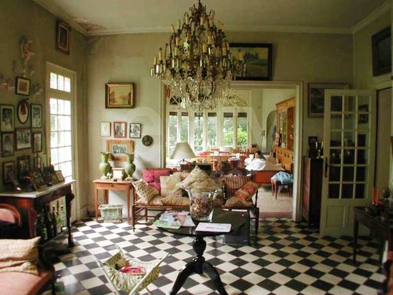 location de château pour magazine de mode Arles