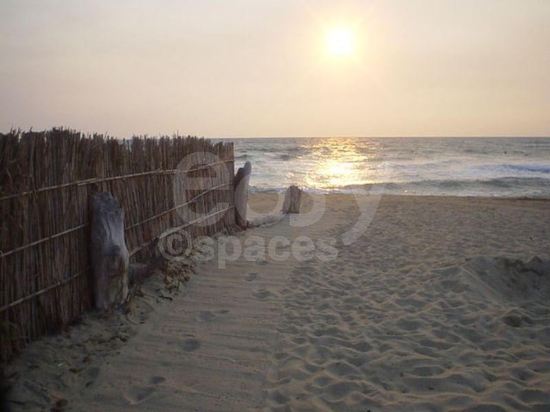 REPERAGES PHOTOS ET TOURNAGES PLAGES PRIVEES ENTRE TOULON ET SAINT-TROPEZ