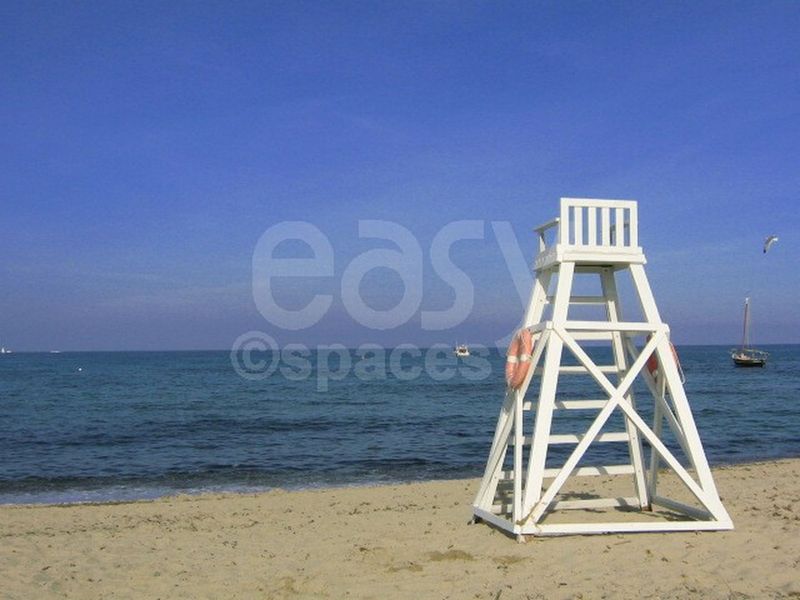 REPERAGES PHOTOS ET TOURNAGES PLAGES PRIVEES ENTRE TOULON ET SAINT-TROPEZ