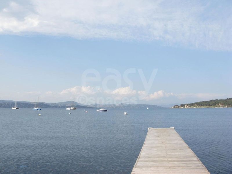 REPERAGES PHOTOS ET TOURNAGES PLAGES PRIVEES ENTRE TOULON ET SAINT-TROPEZ