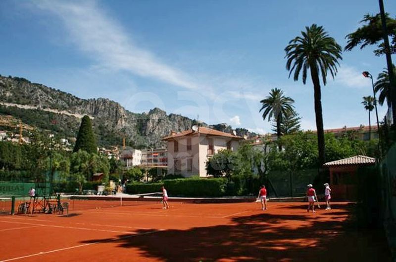 location de décors et terrains de tennis pour le cinéma et la photographie