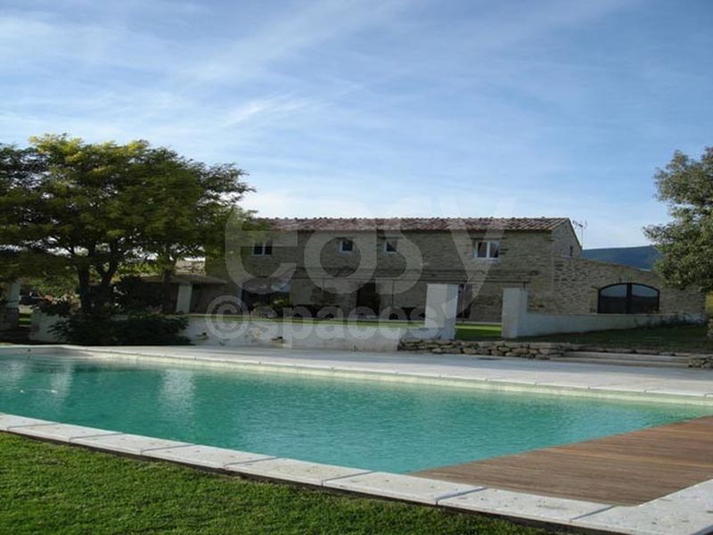 location de maison d'exception au coeur de la campagne pour cinéma luberon
