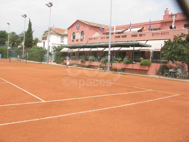 location de terrains de tennis pour photos, cinema nice