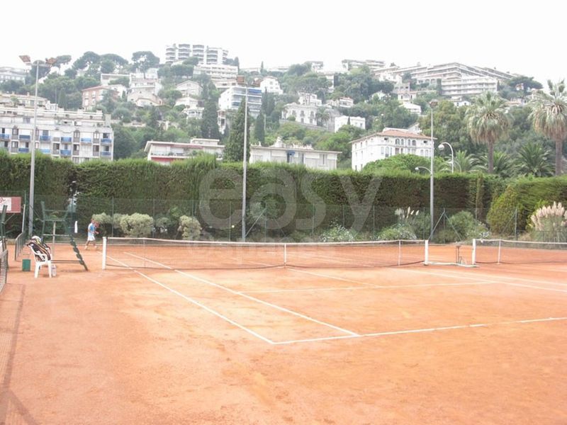 location de décors et terrains de tennis pour des productions photos nice