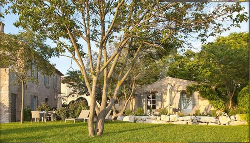 Location de décors en pierre en région PACA Luberon