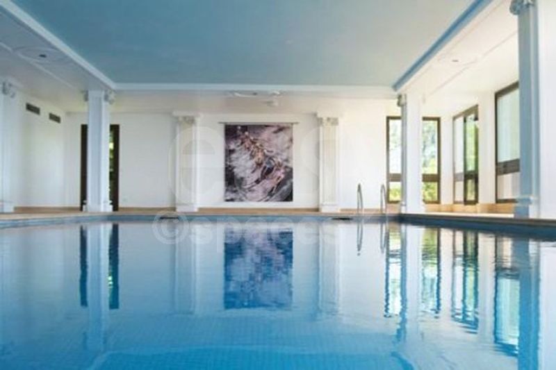 Location de lieu avec piscine intérieure pour événements privés et professionnels  Nice Cannes paca