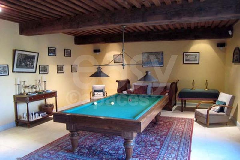 location de decors classiques pour tournage video cote d'azur