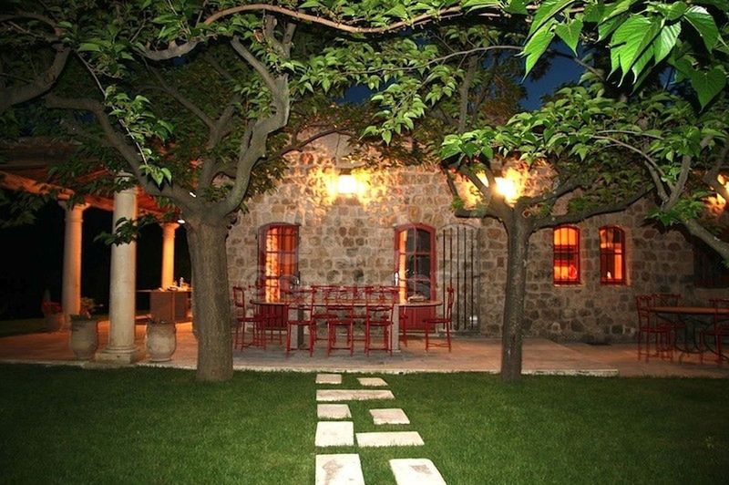 Location mas authentique dans le Var pour tournage et production photographique