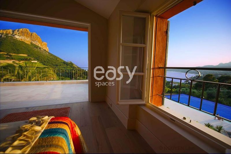 maison moderne vue mer pour prises de vues