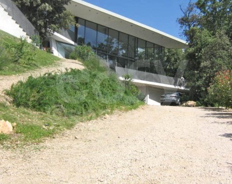 accès maison villa moderne en location pour prises de vues et tournages aix en provence