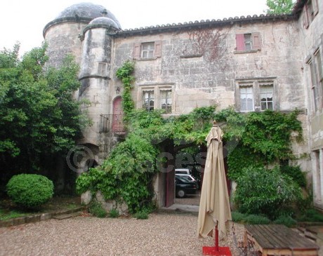 location de château pour magazine de mode Arles