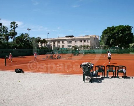 louer des terrains de tennis pour les tournages en région provence alpes côte d ' azur nice